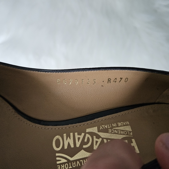 Salvatore Ferragamo Pola Stitc Peep Toe Pumps Size 6B - Picture 4 of 11